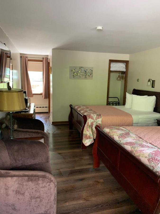 Berkshires Hotel